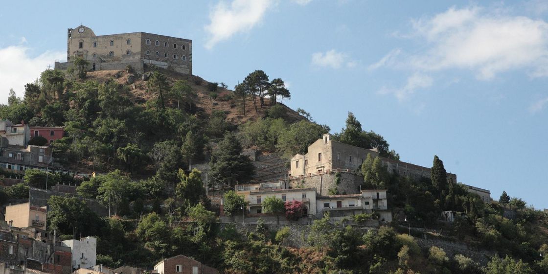 dove dormire a santa lucia del mela